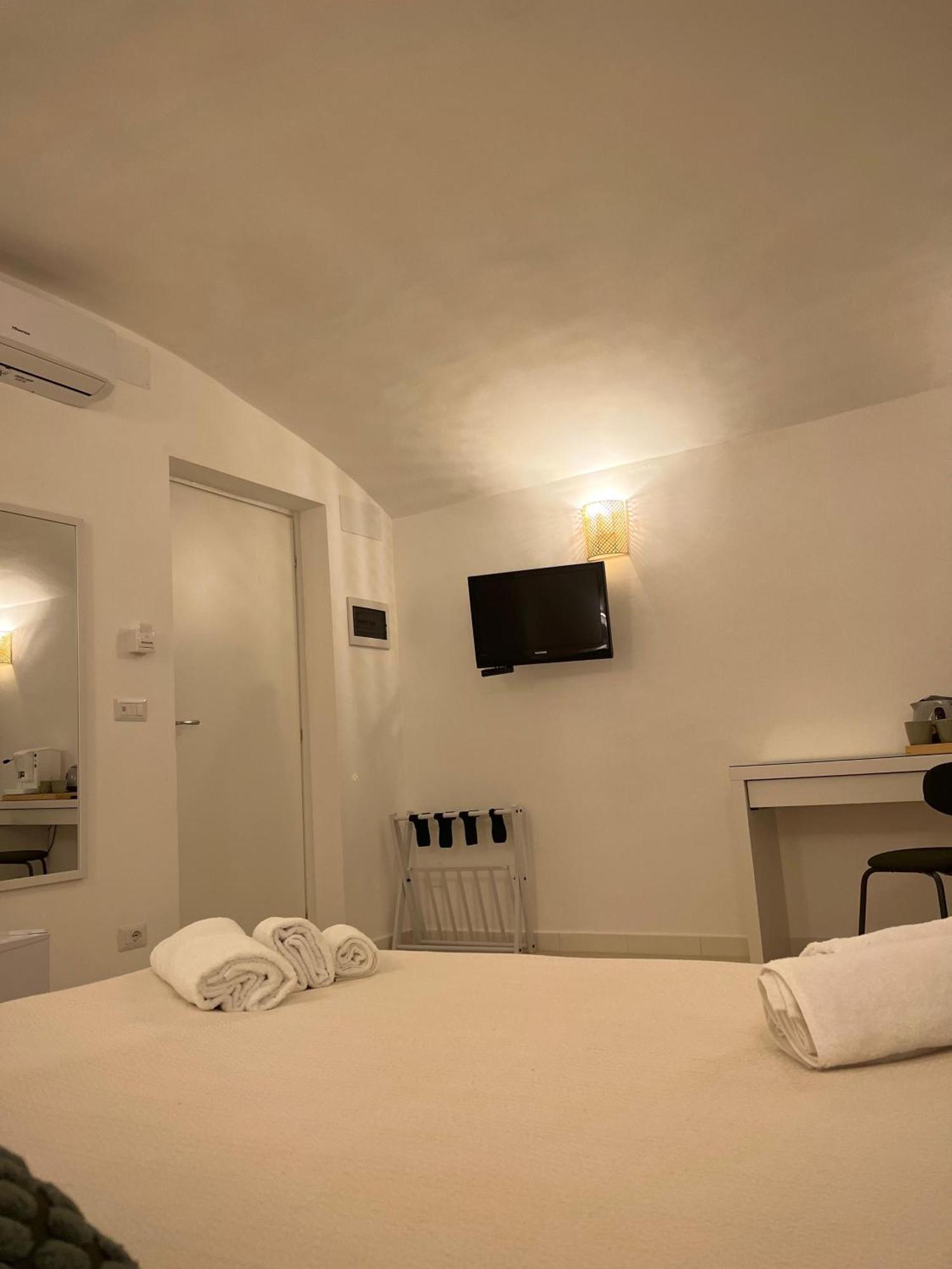 Badri Hotel Bari Exterior foto